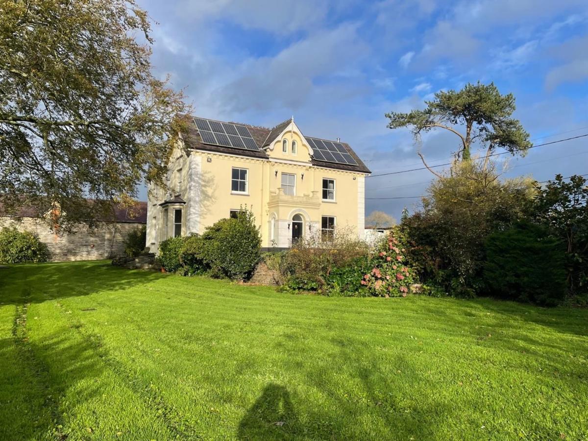 Caemorgan Mansion Hotel Cardigan Exterior foto